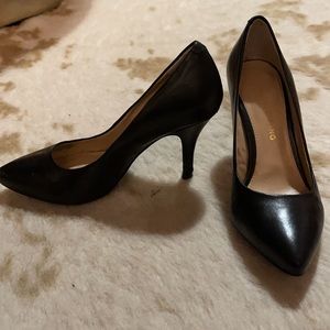 Arturo Chiang Black Pumps 6